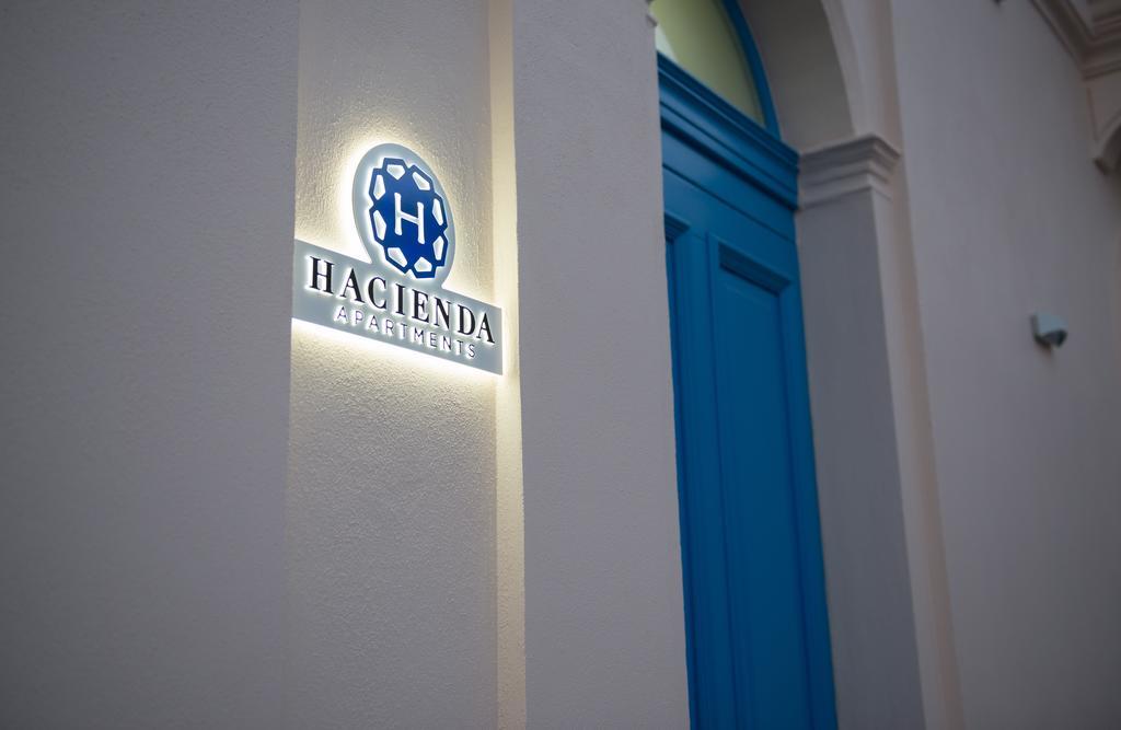 Hacienda Apartments Слима Екстериор снимка