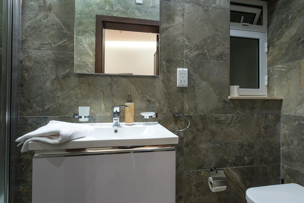 Hacienda Apartments Слима Екстериор снимка