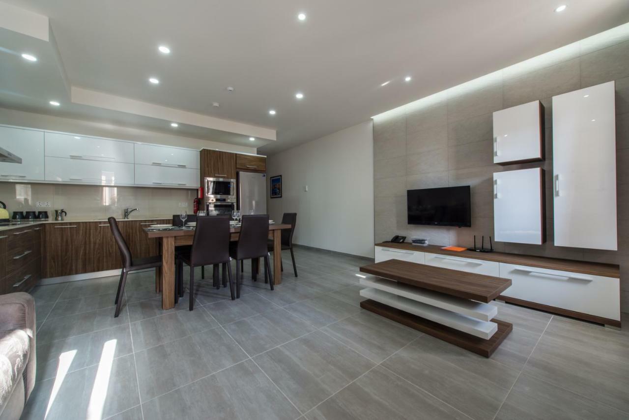 Hacienda Apartments Слима Екстериор снимка
