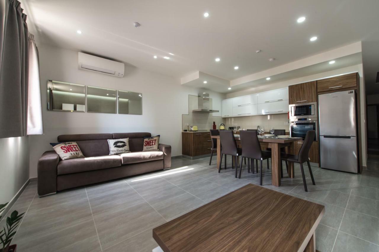 Hacienda Apartments Слима Екстериор снимка