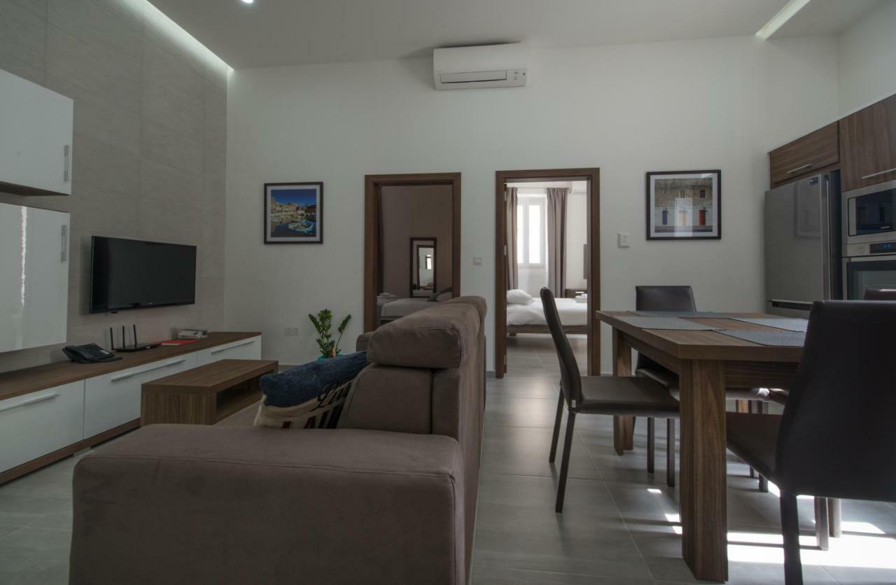Hacienda Apartments Слима Екстериор снимка