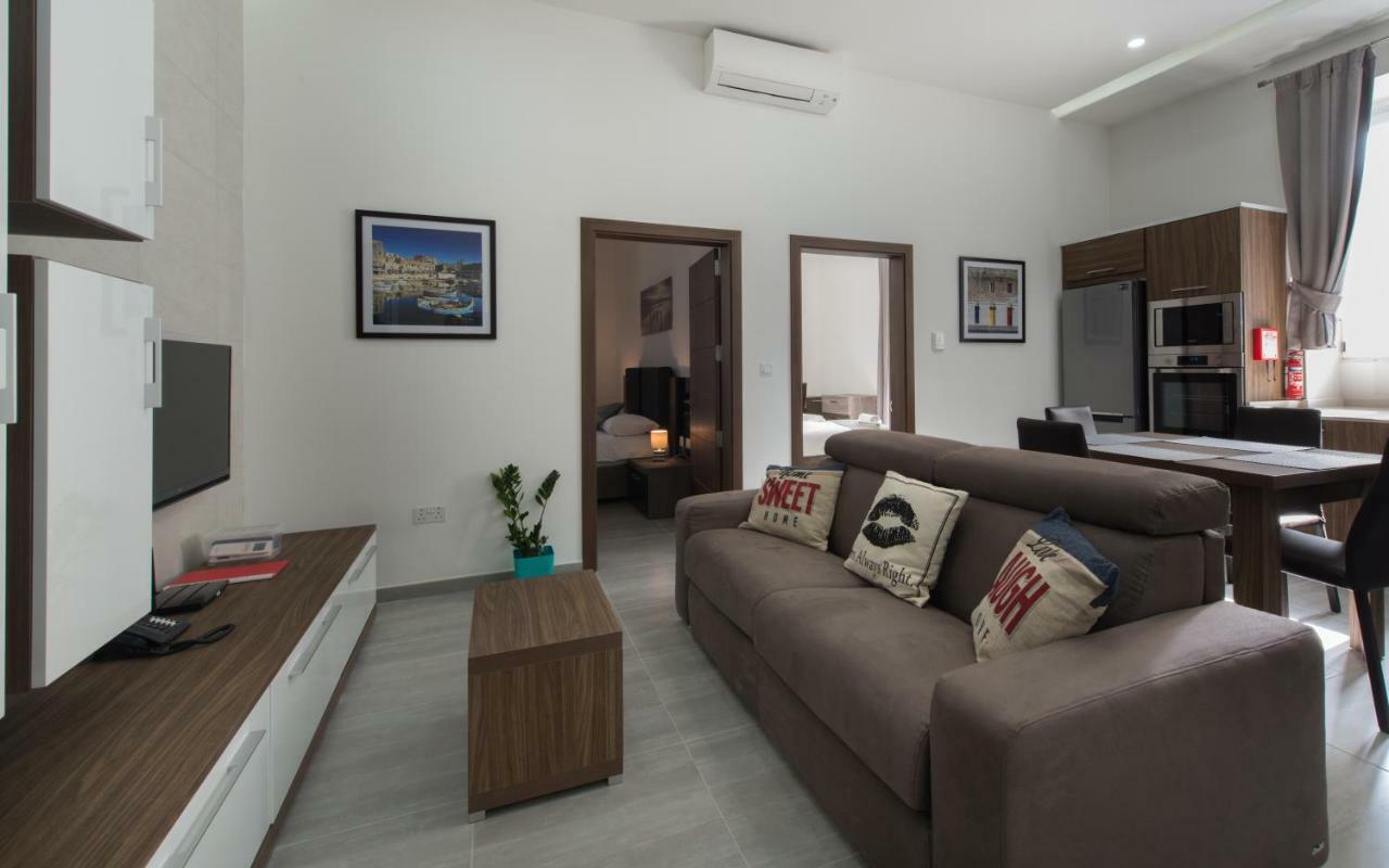 Hacienda Apartments Слима Екстериор снимка