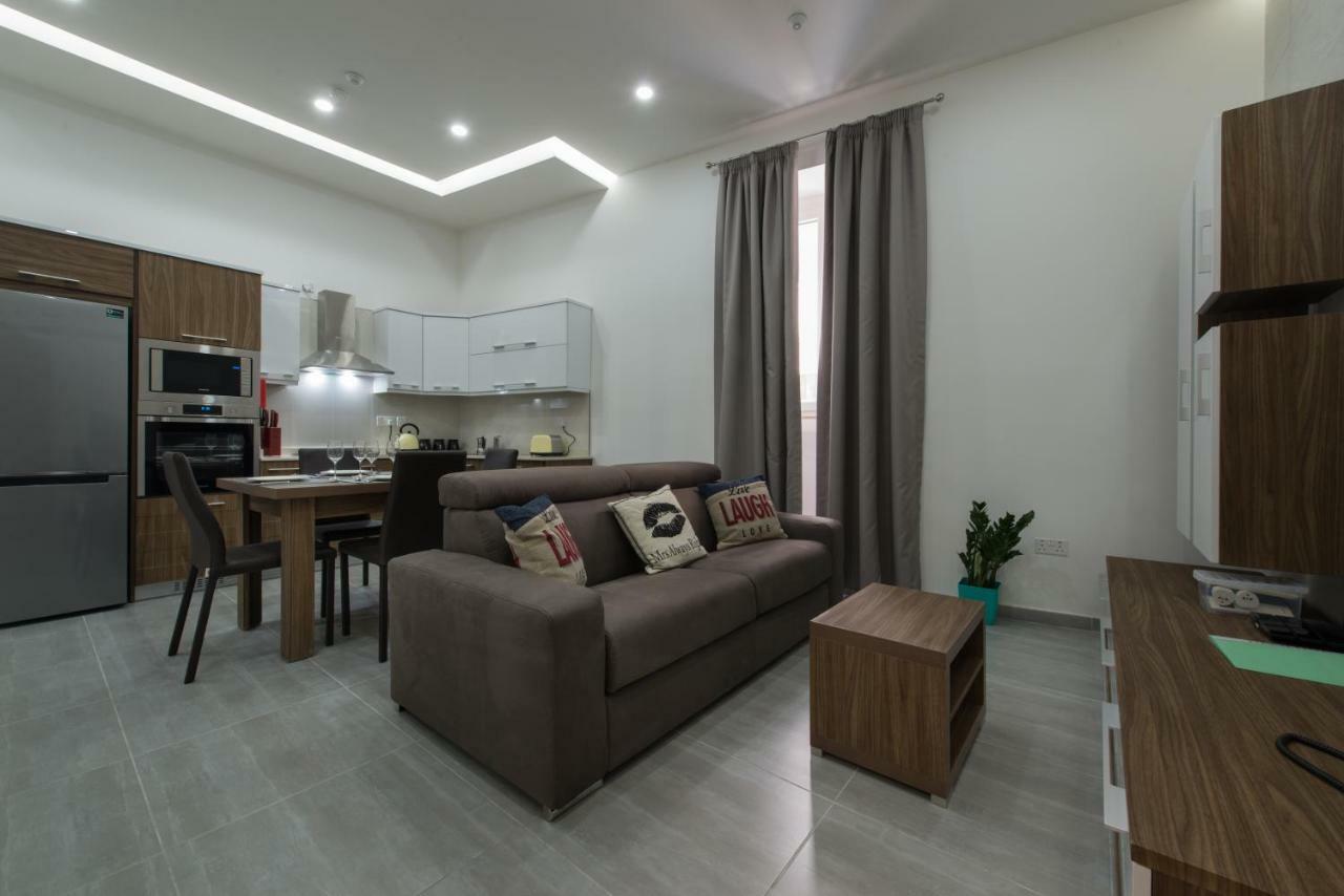 Hacienda Apartments Слима Екстериор снимка