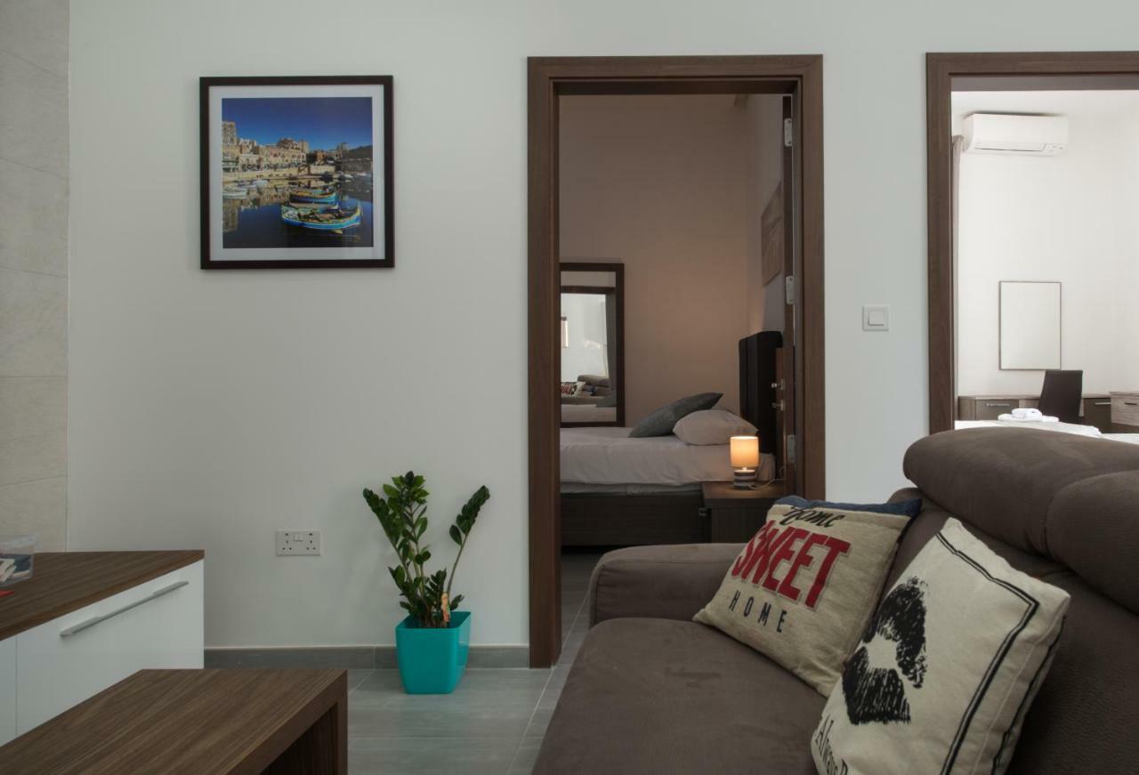 Hacienda Apartments Слима Екстериор снимка